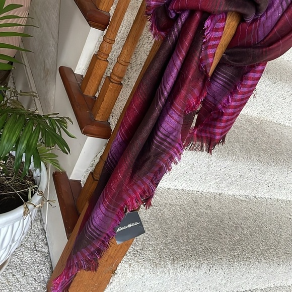 NWT Eddie Bauer Two Tone Plaid Fringe Layering scarf - Picture 11 of 11